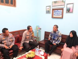 Kapolres Kediri Kota Anjangsana ke Anggota Yang Sakit