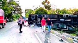 2 Orang Tewas Di Tempat Dalam Kecelakaan Maut , Bus Tabrak Pemotor Di Jalan Raya Baureno