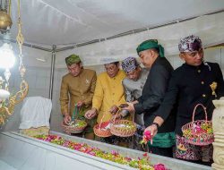 Bupati Lamongan Bersama Forkopimda Ziarah ke Makam Pionir Kejayaan Lamongan, Sambut HJL ke 455