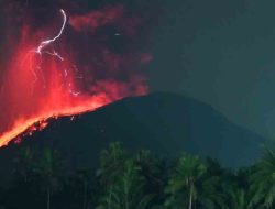 Gunung Ibu Kembali Meletus, Tujuh Desa Terpaksa Dievakuasi