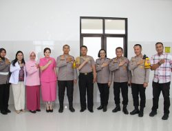 Sumringah, Anggota Polsek Semen Dapat Bantuan Tangan Palsu Dari Kapolres Kediri Kota