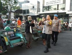 Tebar Kebahagiaan, Kapolrestabes Surabaya Kembali Gelar Sarapan Bareng Abang Becak