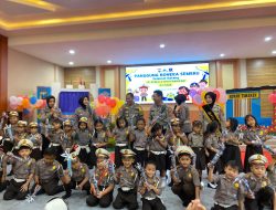 Unik, Polres Kediri Edukasi Tertib Berlalu Lintas Pada Anak Lewat Panggung Boneka Semeru