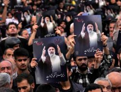 Iran Berduka, Sementara Penentang Raisi Rayakan Kematiannya