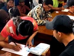 Kolaborasi Wujudkan Harkamtibmas Polresta Banyuwangi dan PT Bumisari Bagikan Tali Asih untuk Warga Pakel