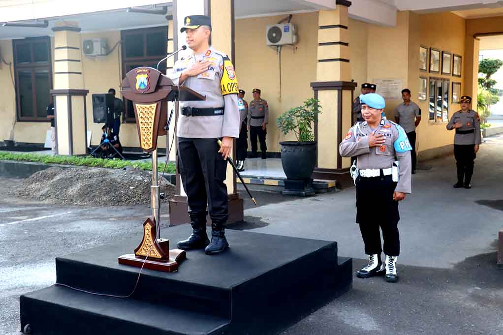 Pimpin Upacara Kenaikan Pangkat Pengabdian, Kapolres Kediri Kota