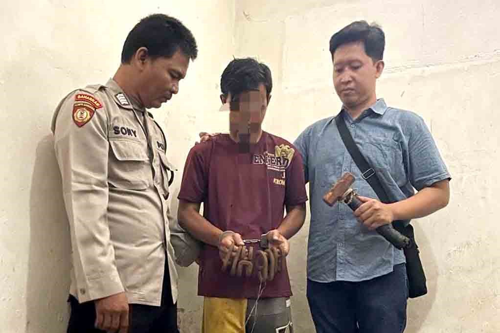 Polisi Berhasil Amankan Tersangka Pencuri Penambat Besi Rel Kereta Api Di Pasuruan