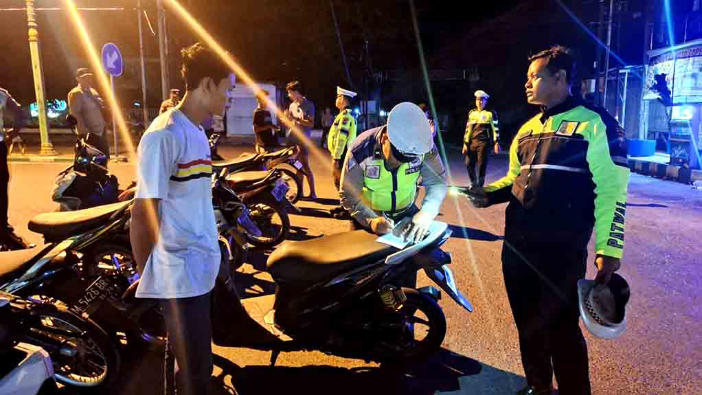 Razia Balap Liar, Polisi Amankan Puluhan R2 Di Dua Lokasi Di Pamekasan