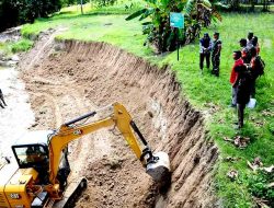 Satgas TMMD 120 Kodim Bojonegoro bangun Pelindung Tebing Sungai, Antisipasi Banjir dan Tanah Longsor