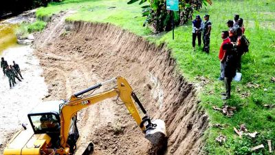 Satgas Tmmd 120 Kodim Bojonegoro Bangun Pelindung Tebing Sungai, Antisipasi Banjir Dan Tanah Longsor