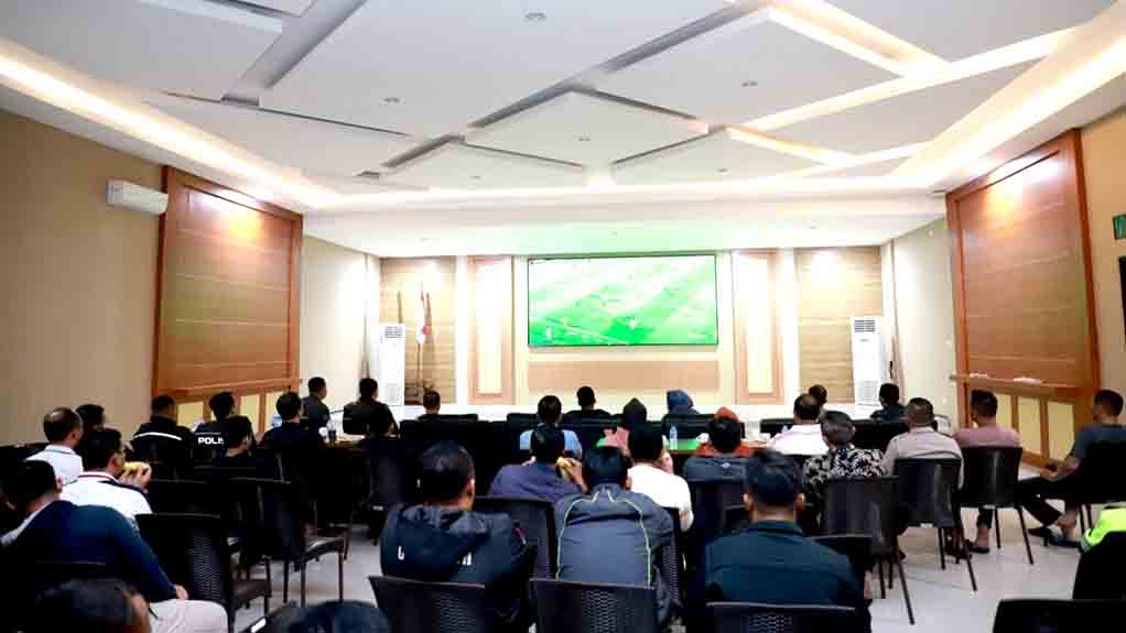 Seru, Polres Kediri Gelar Nobar Timnas Indonesia Vs Iraq