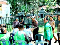 Tebar Kepedulian, Polresta Malang Kota Ajak Taruna Akpol Gelar Bansos untuk Driver Ojol dan Kamling Udara