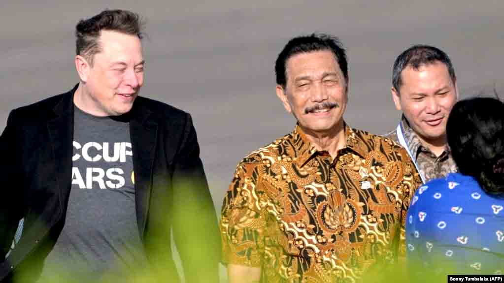 Tiba Di Bali, Elon Musk Siap Luncurkan Starlink