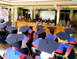 Wisuda Sekolah Orang Tua Hebat (SOTH) di-Desa Kebaron