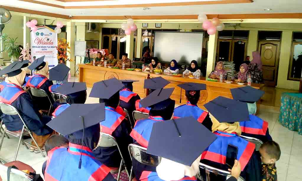 Wisuda Sekolah Orang Tua Hebat (soth) Di Desa Kebaron