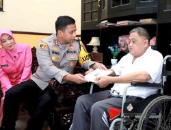 Bentuk Kepedulian, Kapolres Kediri Anjangsana ke Rumah Anggota dan Purnawirawan Polri yang Sakit