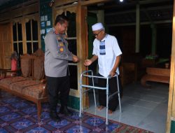 Disambut Haru, Kapolres Ngawi Kembalikan ke Pemilik Pick Up yang Hilang Ditemukan Polisi