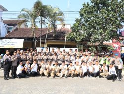 Kapolres Kediri Kota Dialog dan Pengecekan Penampilan Personel Polsek Pesantren