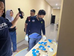 Polres Sumenep Amankan Puluhan Dos Berisi Miras Dari Dua Cafe, 34 Pengunjung Ditest Urine