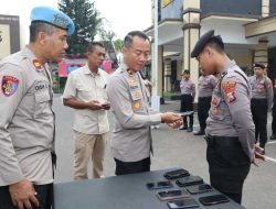 Perkuat Pengawasan, Polres Kediri Kota Mendadak Periksa Hp Anggota