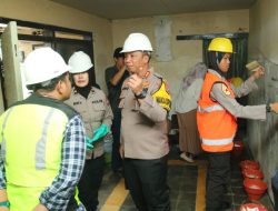 Kado Hari Bhayangkara ke-78, Polresta Malang Kota Bersama Taruna Akpol Bedah Dua Rumah Warga