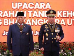 Menhan Prabowo Subianto Terima Penghargaan Tanda Kehormatan Bintang Bhayangkara Utama Polri