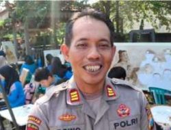 Kreatif! Polisi Kediri Ajak Pelajar Melukis dengan Ampas Kopi Rayakan Hari Bhayangkara ke-78