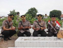 Kapolres Kediri Kota Pimpin Ziarah Makam Pahlawan dalam Rangka Hari Bhayangkara ke-78