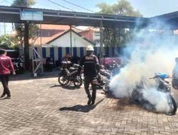 Cegah Demam Berdarah, Polres Gresik Gelar Fogging Serentak