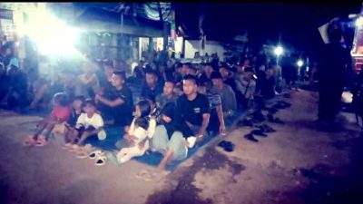 Keseruan Nobar Warga Dan Satgas Tmmd Ke 120 Kodim 0814 2