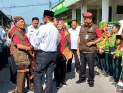 Masyarakat Desa Kajeksan Tulangan Sambut Team Juri Lomba RT Tingkat Kabupaten Sidoarjo