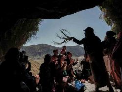 Masyarakat Tengger Gelar Upacara Ritual Minta Hujan