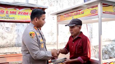 Pemberdayaan Umkm, Polres Kediri Beri Bantuan Gerobak Pk5 Dan Modal Usaha 2