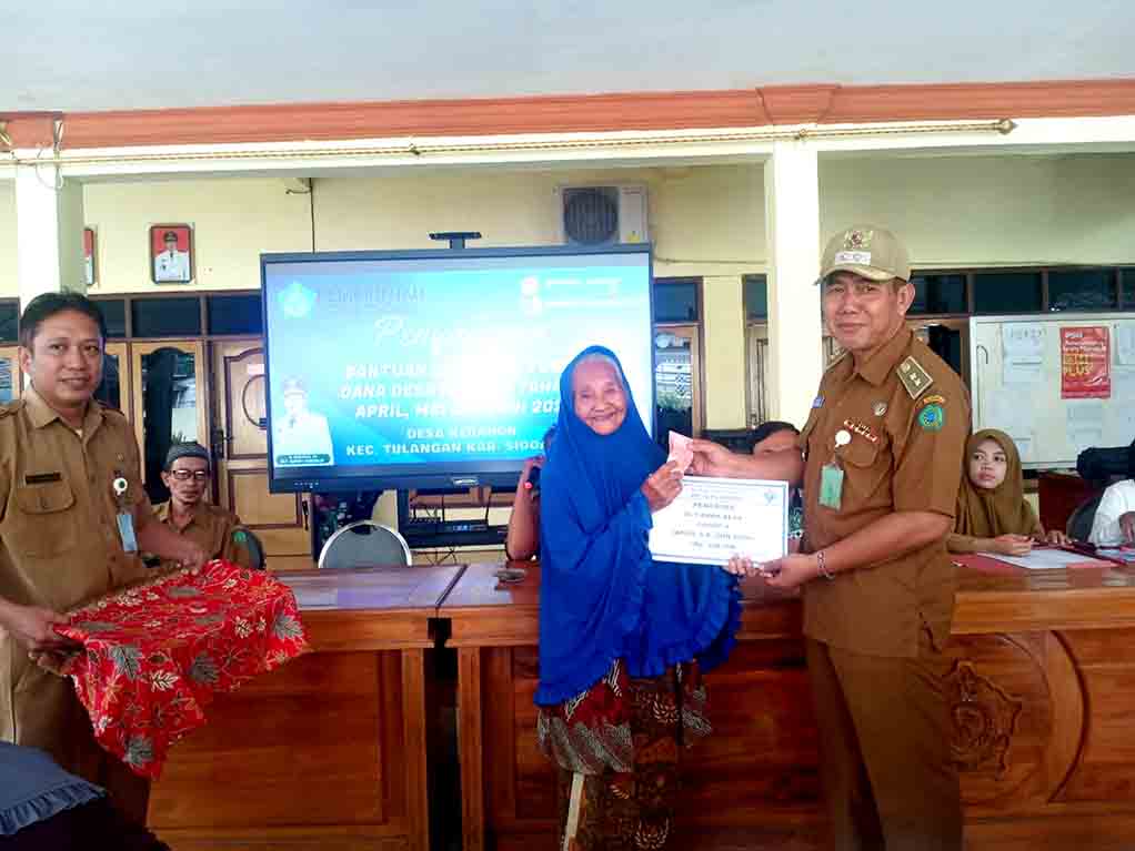 Penyaluran Bantuan Langsung Tunai Dana Desa ( Blt Dd) Tahap 2 Desa Kebaron Tahun 2024