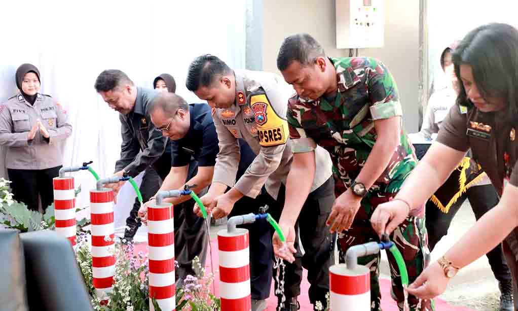 Polri Peduli, Polres Kediri Beri Bantuan Pengadaan Air Bersih