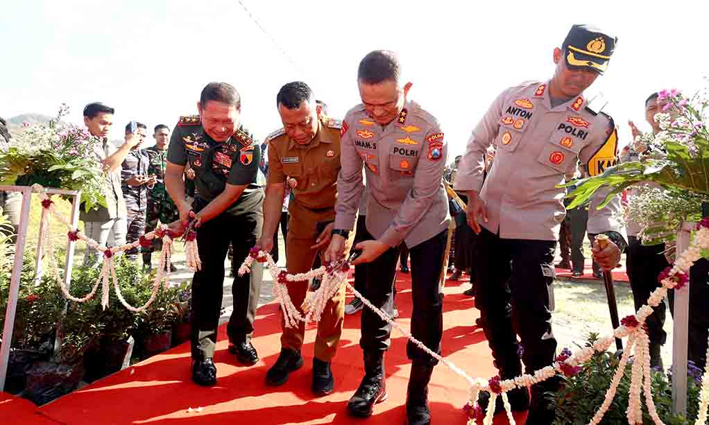 Sambut Hari Bhayangkara Ke – 78 Kapolda Jatim Resmikan Sumur Air Dalam Di Ponorogo