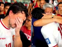 Thom Haye, Peluk Sang Ayah di Tribune GBK