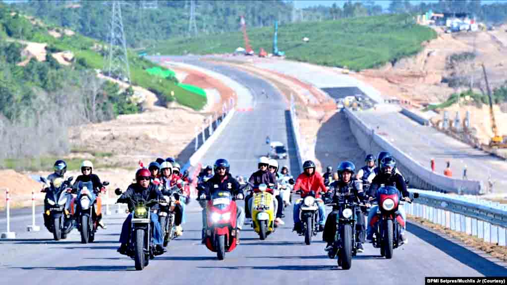 Bertolak Ke Kaltim, Jokowi Mulai Berkantor Di Ikn