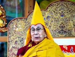 Dalai Lama Sangkal Desas-desus tentang Kesehatannya pada Ulang Tahun ke-89