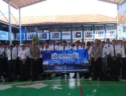 Polres Kediri Kota Ajak Pelajar Tertib Berlalu Lintas Melalui Program Police Goes To School