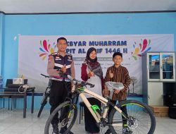 Bhabinkamtibmas Desa Ngebrak Pam Jalan Santai dan Bazar Gebyar Muharram YPIT Al-Arif