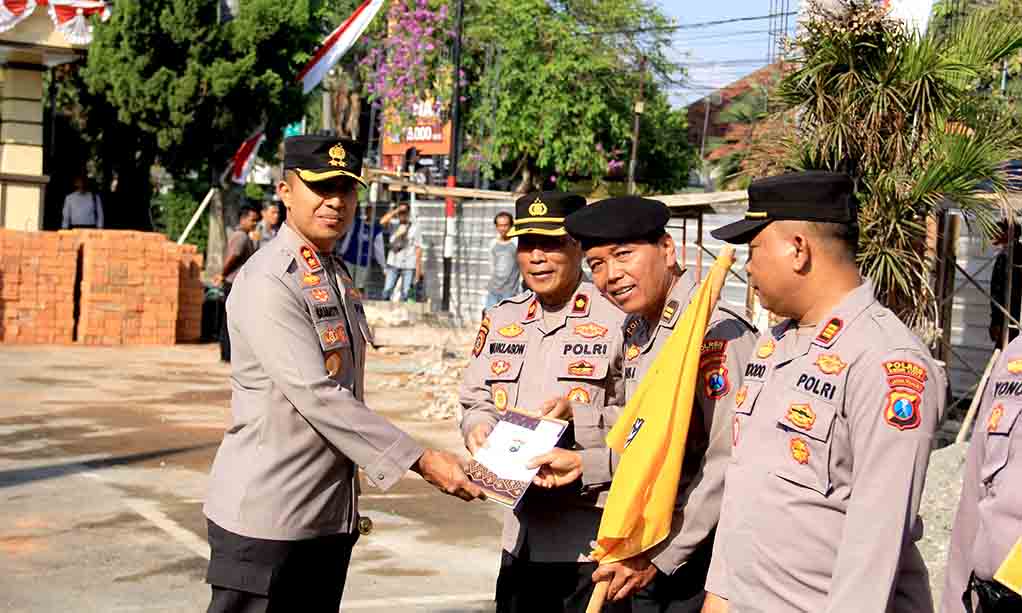 Kapolres Kediri Kota Berikan Reward Punishment Kepada Personel Sat Samapta Dan Polsek Jajaran