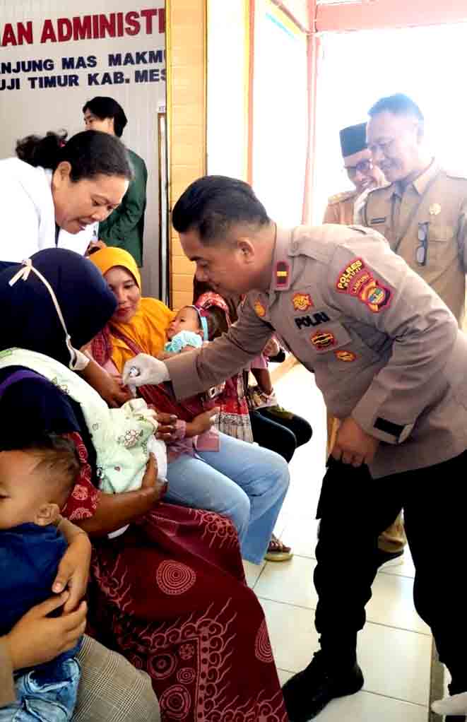 Kapolsek Mesuji Timur Hadiri Pekan Imunisasi Polio 2024 Di Tanjung Mas Makmur 2