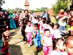 Meriah! Kapolsek Plemahan Rayakan Hari Anak Nasional Dengan Pementasan Wayang Edukasi dan Lomba Mewarnai