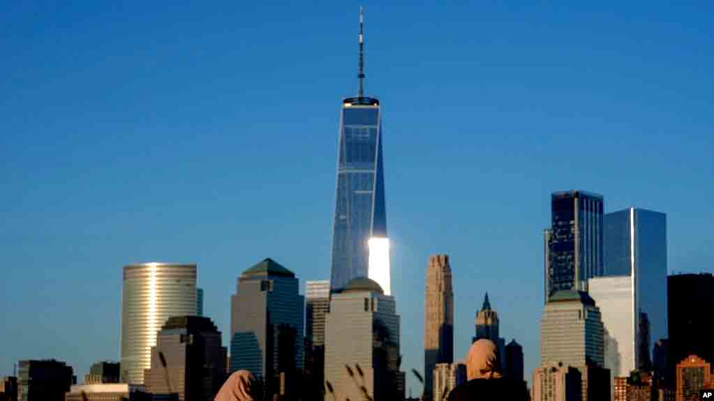 Nasa Meteor Serempet Langit Di Atas Kota New York
