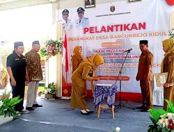 Pemdes Bangunrejo Kidul Lantik Kasun Pohsluku Dan Kasi Pelayanan