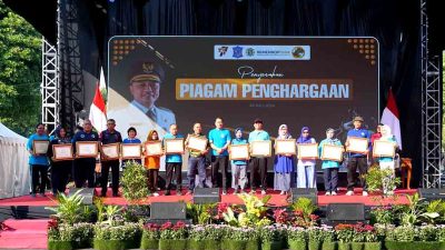 Penerimaan Penghargaan Hari Koperasi Nasional Ke 77 Tahun 2024 Kota Surabaya 2