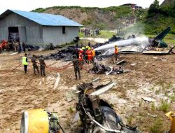 Pesawat Jatuh di Nepal, 18 Tewas; Pilot Satu-satunya yang Selamat