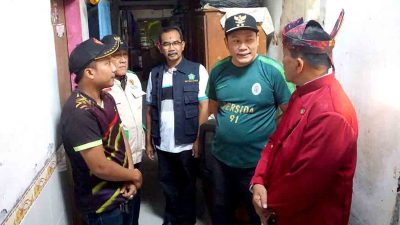 Plt Bupati H Subandi Bersama Baznas Bantu Perbaikan Empat Rumah Warga Di Gedangan Dan Buduran 3