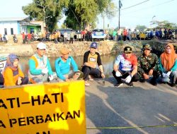 Plt. Bupati Sidoarjo Gerakkan OPD untuk Kerja Bakti Massal Pasca Robohnya Jembatan Kedungpeluk